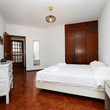 A16 - Colas Place In Apartment *